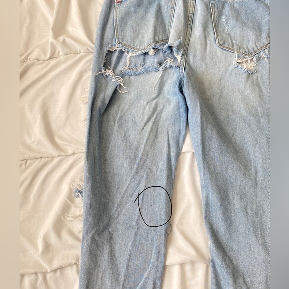 BDG • Ripped Jeans - Picture 9 of 12